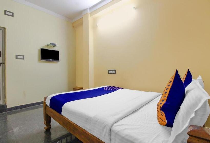 Номер Стандарт Трехместный, Spot On 77346 H K Residency