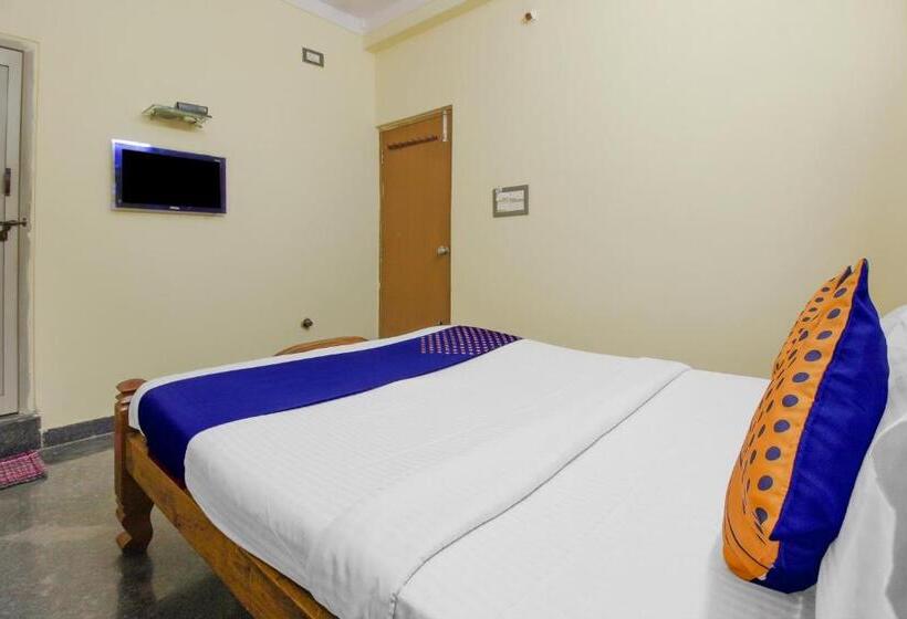 Номер Стандарт Трехместный, Spot On 77346 H K Residency