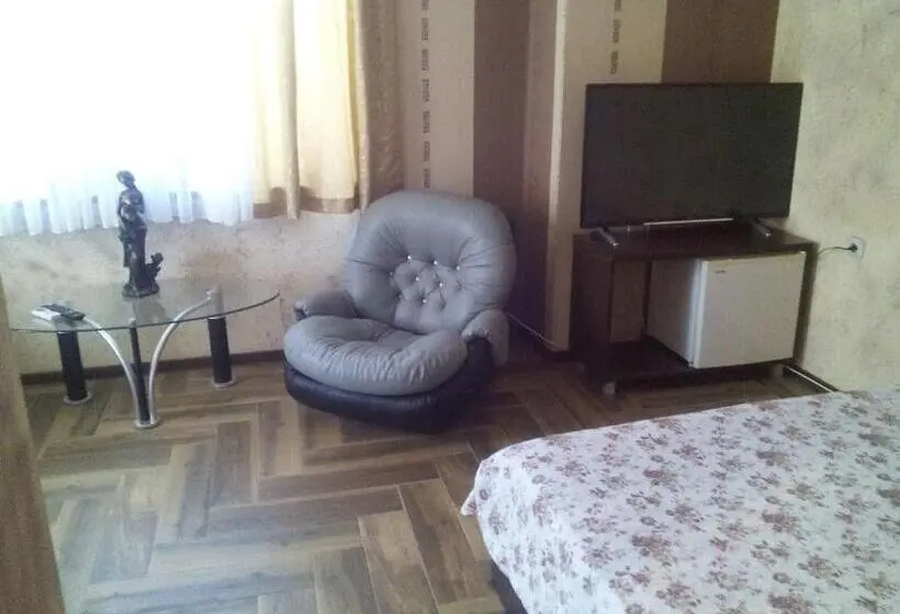 اتاق استاندارد, къща за гости ели