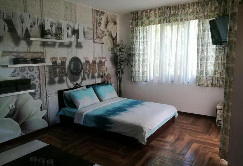 家庭工作室, къща за гости ели