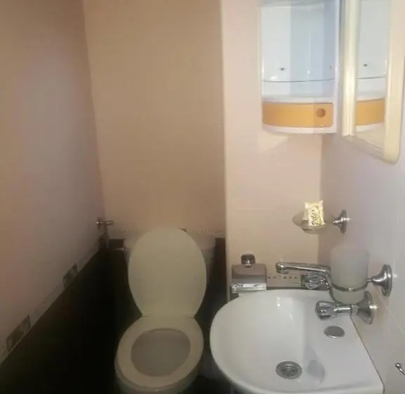 اتاق استاندارد چهار تخته, къща за гости ели