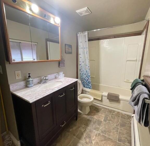 Family Suite, Merritt Lodge