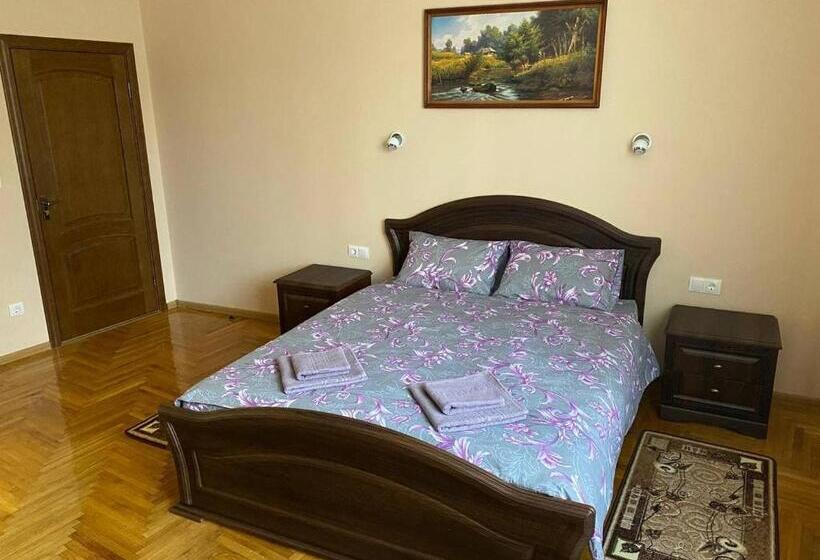 סוויטה, Villa Magda