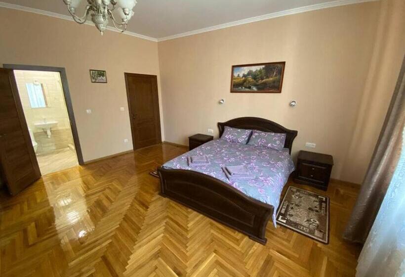 סוויטה, Villa Magda