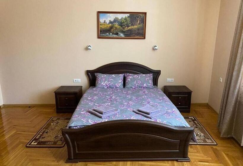 جناح, Villa Magda