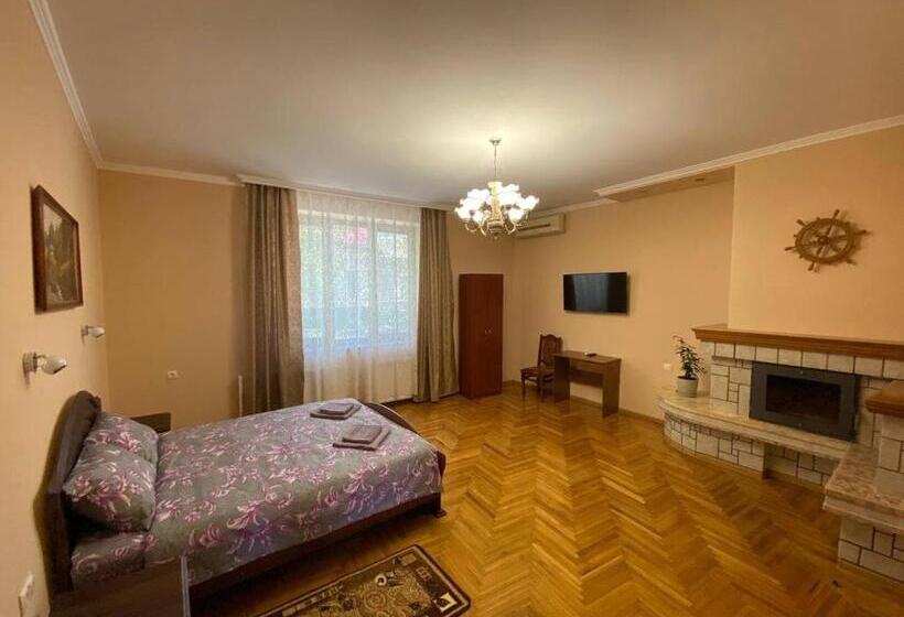 סוויטה, Villa Magda