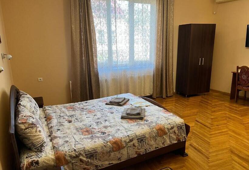 جناح, Villa Magda