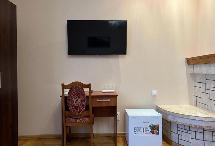 סוויטה, Villa Magda