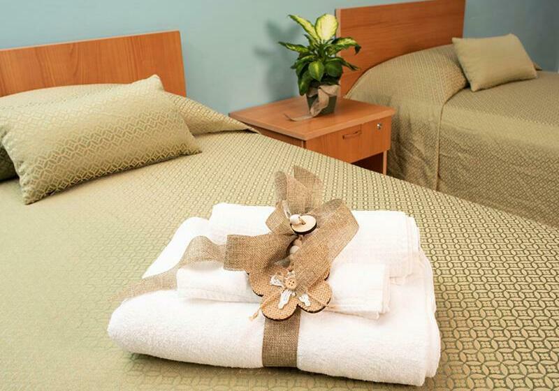 חדר סטנדרט לשלושה עם מרפסת, La Locanda Del Priore