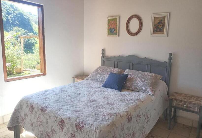 可观山景的小型套房, Pousada Vilarejo Das Oliveiras