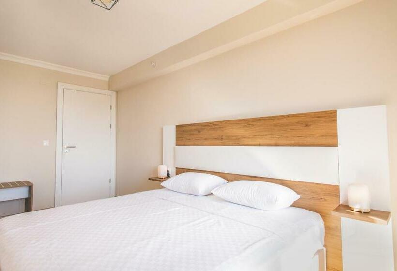 デラックスの４人部屋, Emin Residence