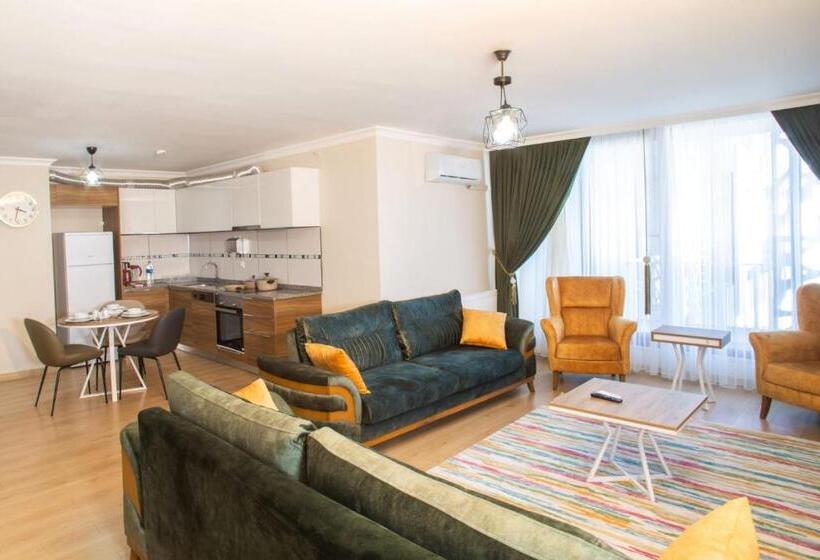 デラックスの４人部屋, Emin Residence