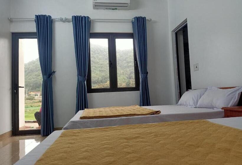 اتاق استاندارد چهارنفره با بالکن, Cat Ba Rustic Homestay