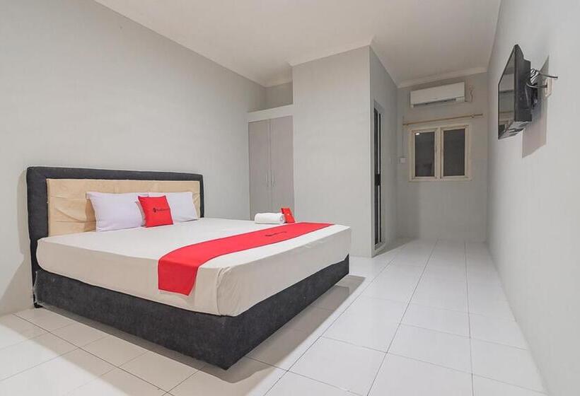 Номер Deluxe, Reddoorz Plus At Bukit Cinta Street Balikpapan