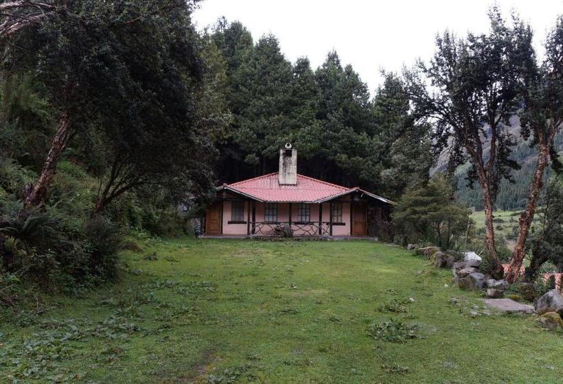 بنجلو قياسى, Hostería Cabañas Del Pescador