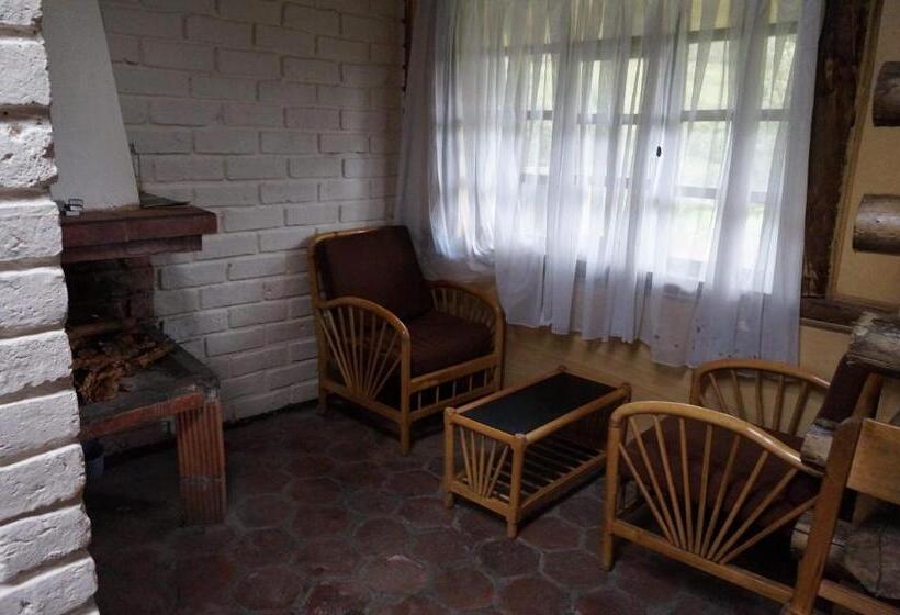 بنجلو قياسى, Hostería Cabañas Del Pescador