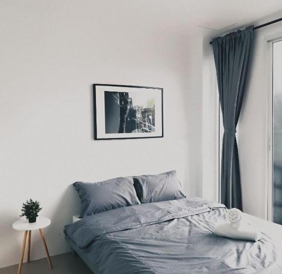 اتاق استاندارد با بالکن, Studio 41 Salayasai4