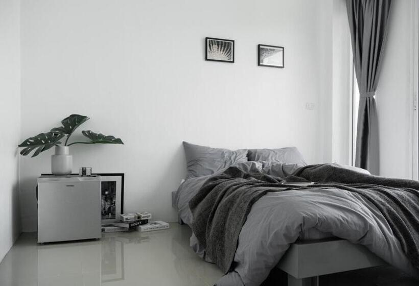 اتاق استاندارد با بالکن, Studio 41 Salayasai4