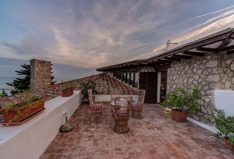 جناح ديلوكس مطل على البحر, Villa Valdroni