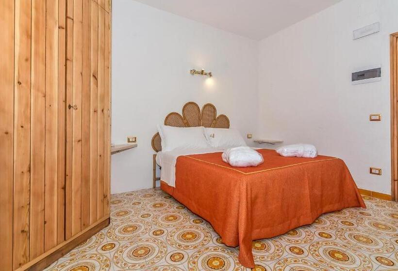 غرفة قياسية مطلّة علي البحر مزوَّدة بشُرفة, Villa Valdroni