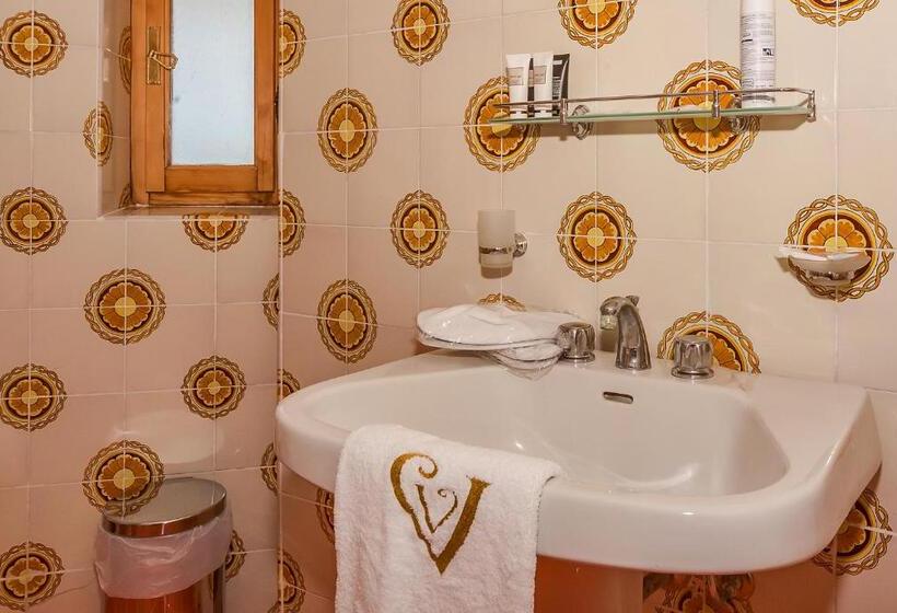 غرفة قياسية مطلّة علي البحر مزوَّدة بشُرفة, Villa Valdroni