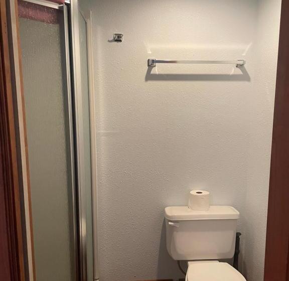 غرفة إقتصادية فردية, Brown Bear Saloon & Motel