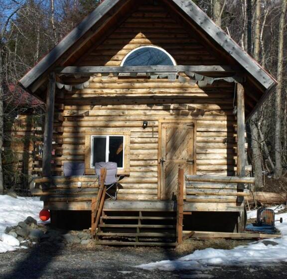 דירה בת חדר שינה 1 עם נוף, Brown Bear Saloon & Motel