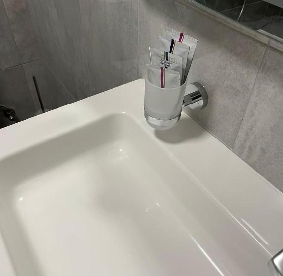 スイート, Dvir Litynskyi