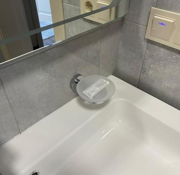 スイート, Dvir Litynskyi