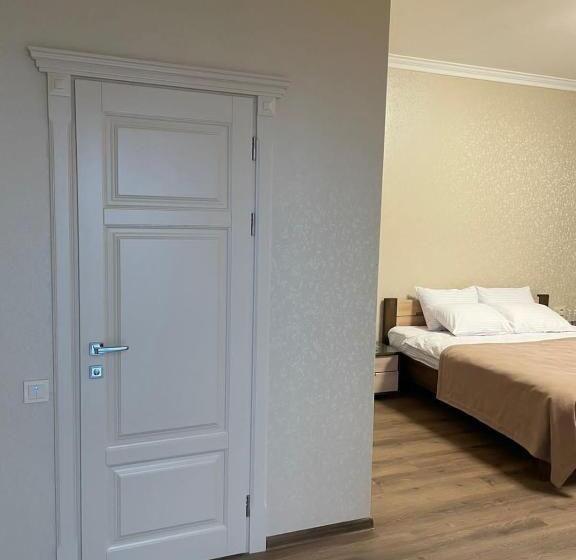 スイート, Dvir Litynskyi