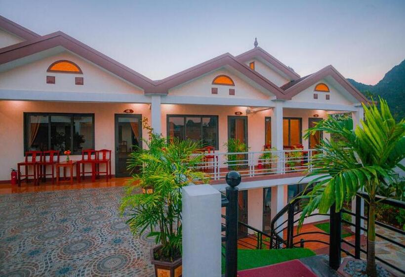 اتاق خانوادگی با چشمانداز کوه, Lucky Homes