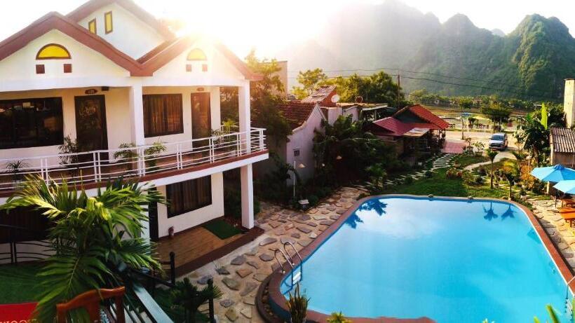 اتاق استاندارد سه نفره, Lucky Homes