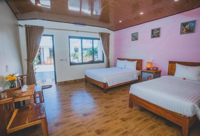 اتاق استاندارد سه نفره, Lucky Homes