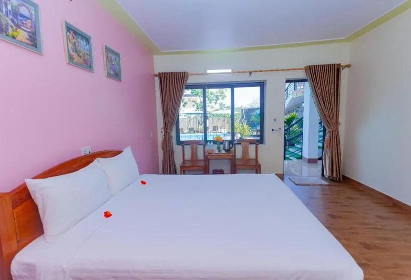 اتاق استاندارد با چشمانداز استخر, Lucky Homes