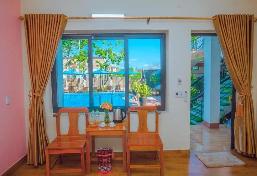 اتاق استاندارد با چشمانداز استخر, Lucky Homes