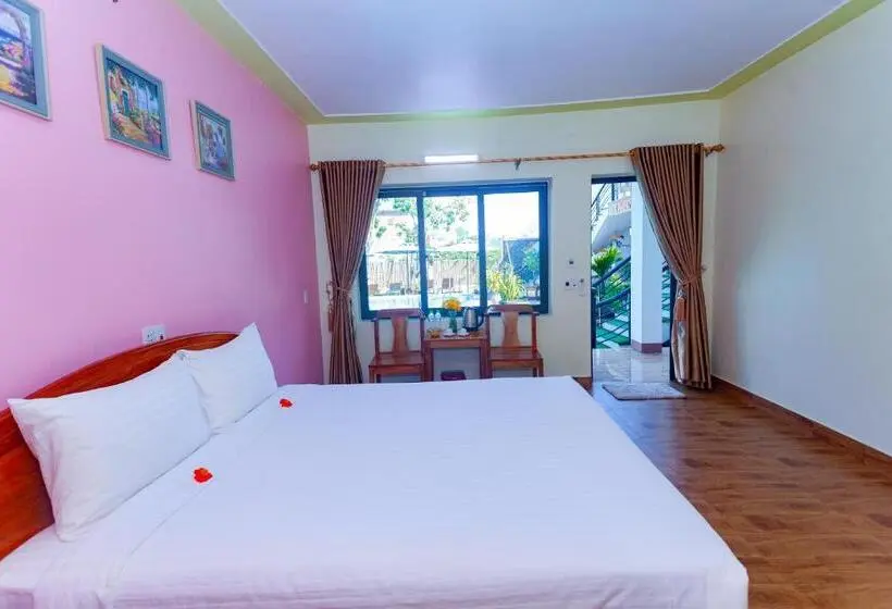اتاق استاندارد با چشمانداز استخر, Lucky Homes