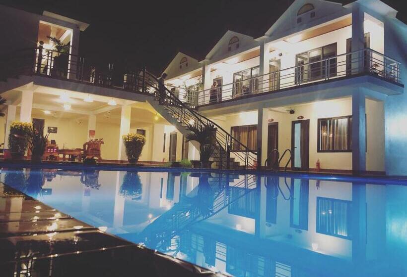 اتاق استاندارد با چشمانداز استخر, Lucky Homes