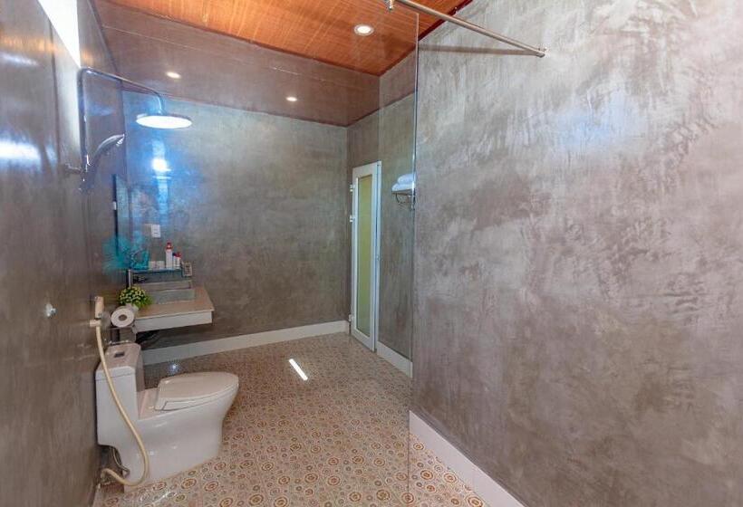 اتاق سوپریور خانوادگی, Lucky Homes