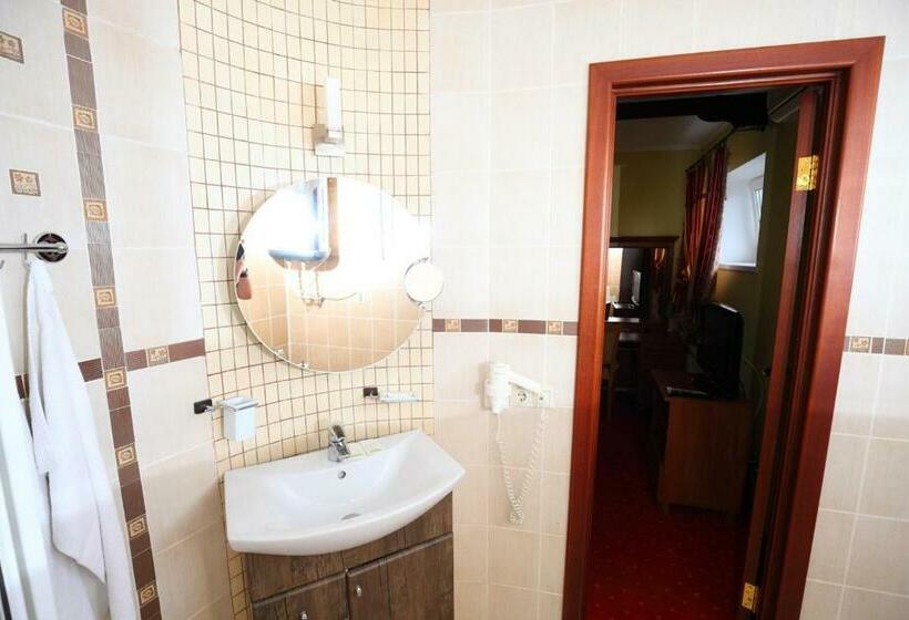 标准间, Medzhybozhskiy Zamok