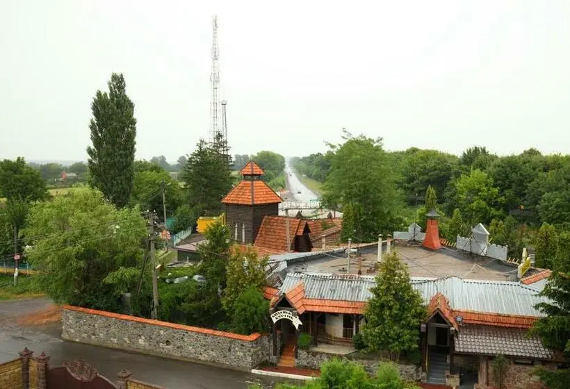 デラックススイート, Medzhybozhskiy Zamok