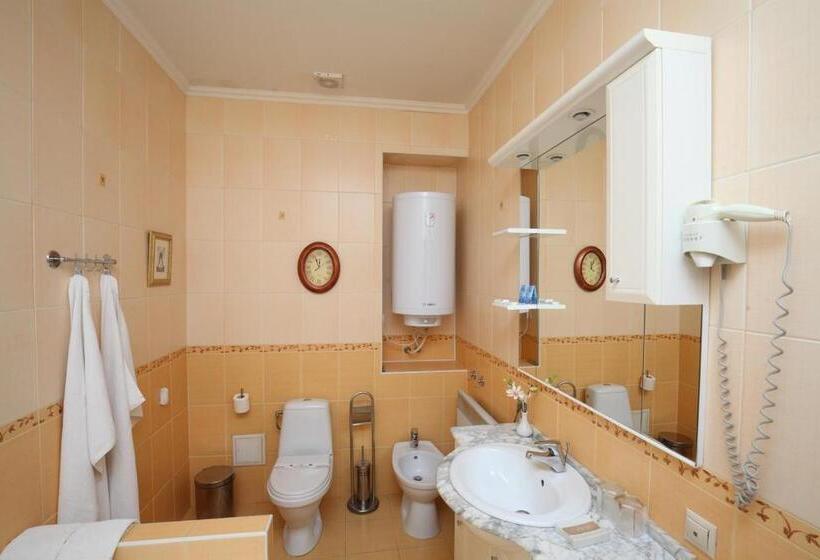 套房, Medzhybozhskiy Zamok