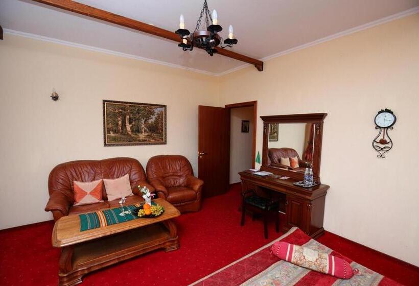 套房, Medzhybozhskiy Zamok