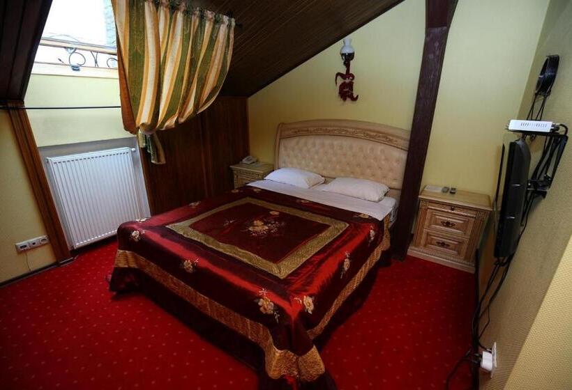 豪华房间, Medzhybozhskiy Zamok