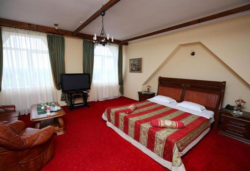 带大床的套房, Medzhybozhskiy Zamok