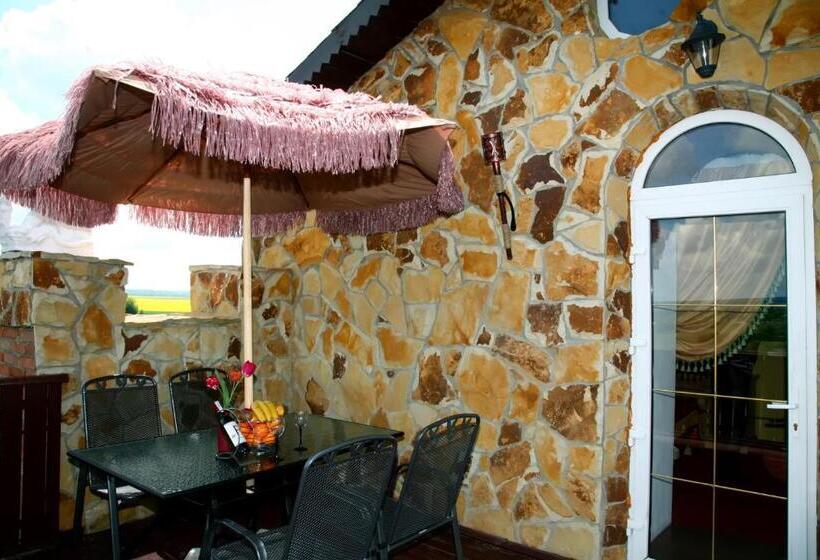 带阳台套房, Medzhybozhskiy Zamok