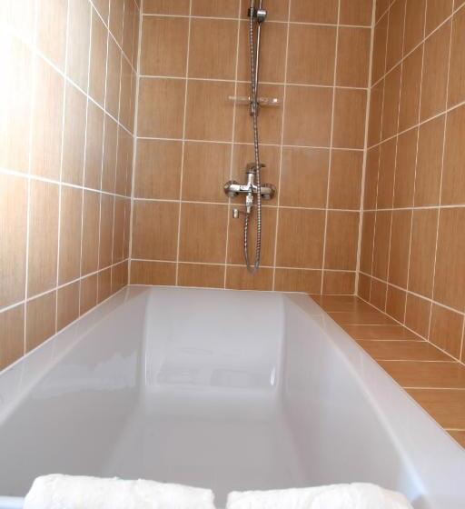 带阳台套房, Medzhybozhskiy Zamok