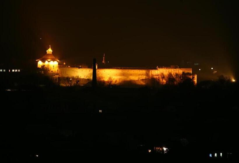 带阳台套房, Medzhybozhskiy Zamok