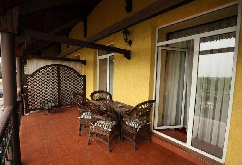 带阳台套房, Medzhybozhskiy Zamok