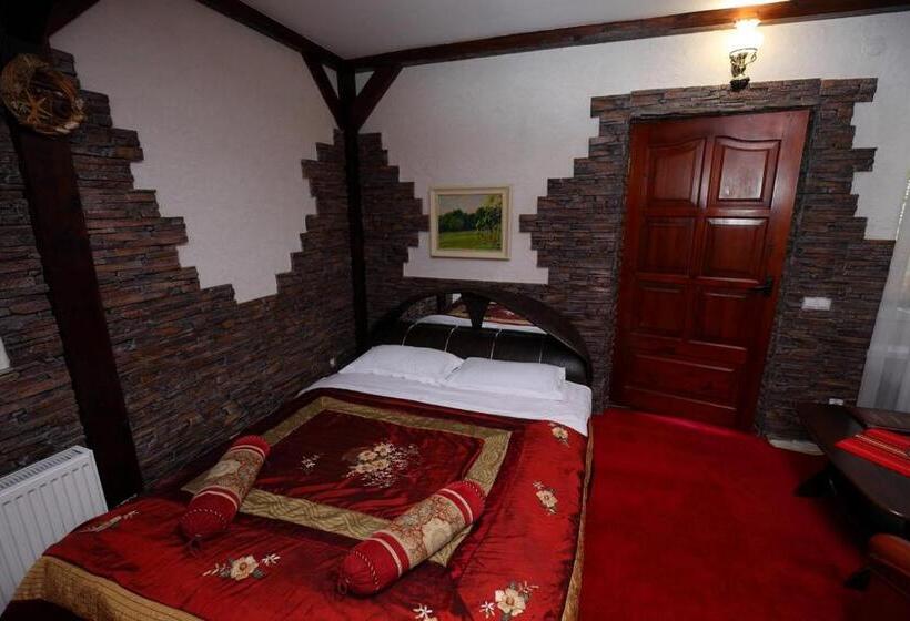 标准间带露台, Medzhybozhskiy Zamok