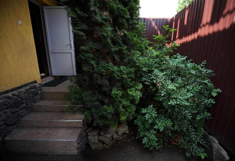 经济房, Medzhybozhskiy Zamok